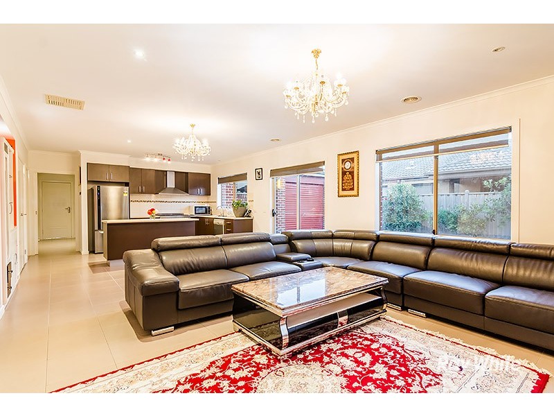 94 Boland Drive, Lyndhurst VIC 3975
