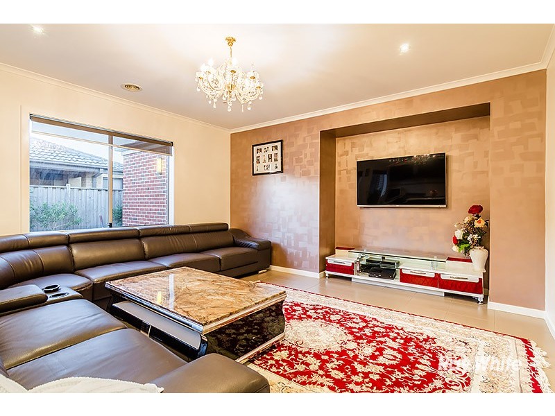 94 Boland Drive, Lyndhurst VIC 3975