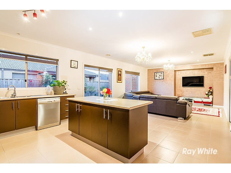 94 Boland Drive, Lyndhurst VIC 3975