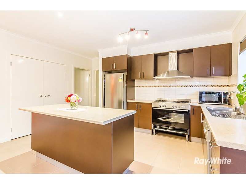 94 Boland Drive, Lyndhurst VIC 3975