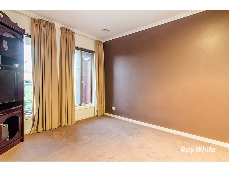 94 Boland Drive, Lyndhurst VIC 3975