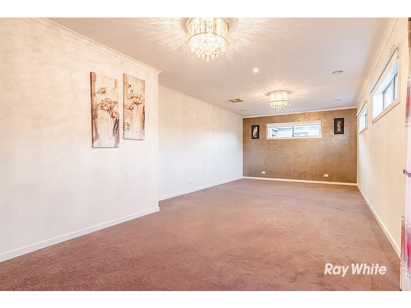94 Boland Drive, Lyndhurst VIC 3975