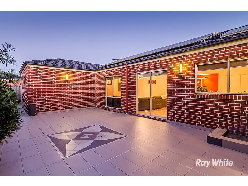 94 Boland Drive, Lyndhurst VIC 3975