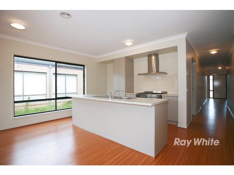 15 Appaloosa Grove, Clyde North VIC 3978