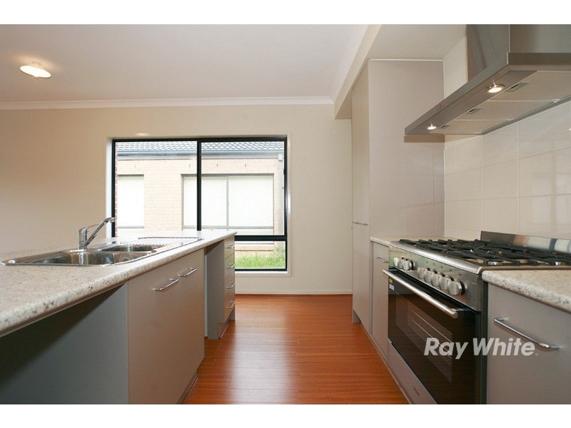 15 Appaloosa Grove, Clyde North VIC 3978