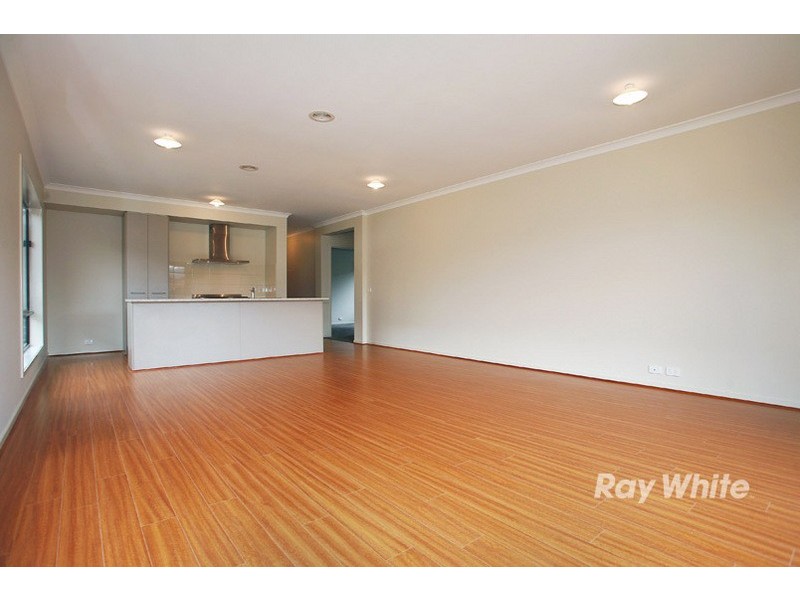 15 Appaloosa Grove, Clyde North VIC 3978