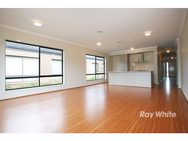 15 Appaloosa Grove, Clyde North VIC 3978
