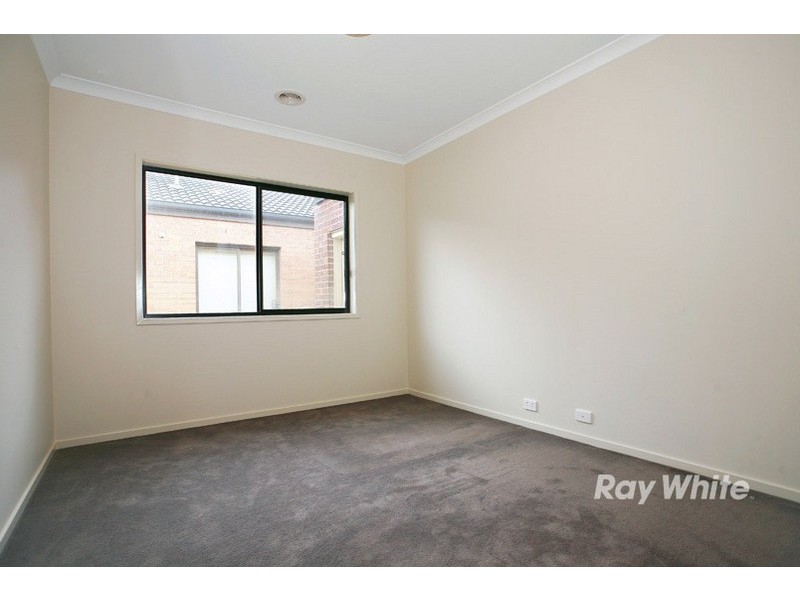 15 Appaloosa Grove, Clyde North VIC 3978