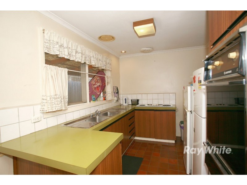 18 Evelyne Avenue, Cranbourne VIC 3977