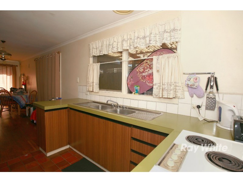 18 Evelyne Avenue, Cranbourne VIC 3977