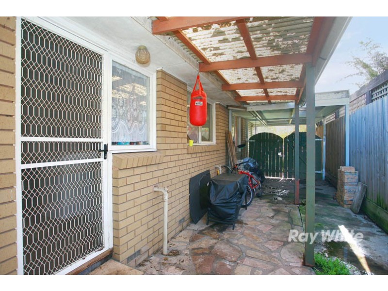 18 Evelyne Avenue, Cranbourne VIC 3977