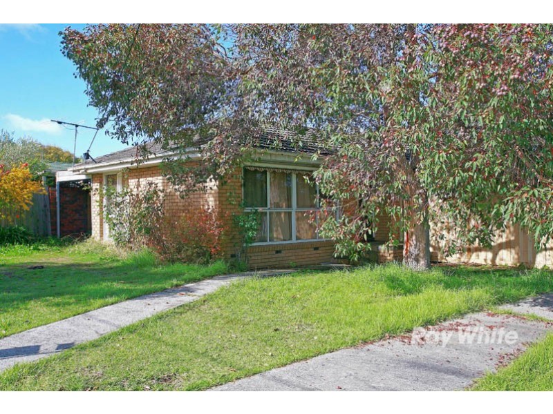 18 Evelyne Avenue, Cranbourne VIC 3977