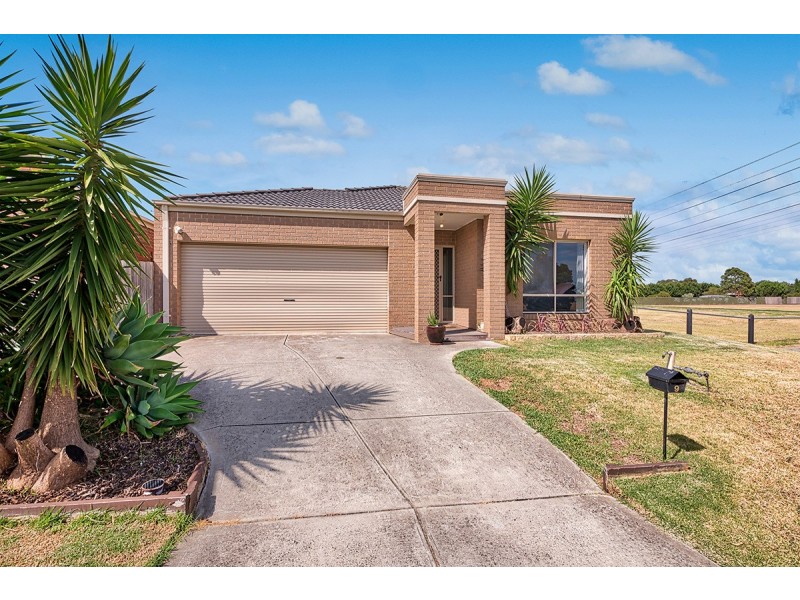 9 Hope Court, Cranbourne West VIC 3977