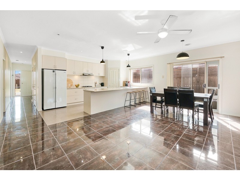 9 Hope Court, Cranbourne West VIC 3977