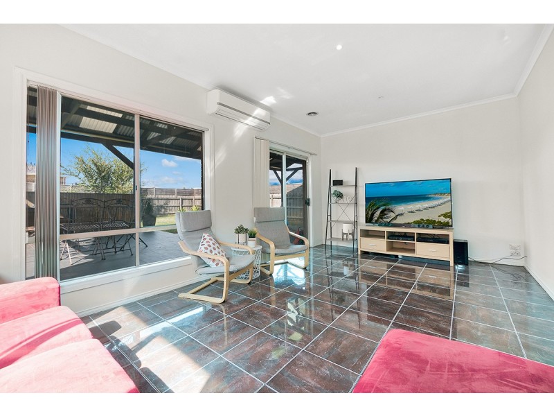 9 Hope Court, Cranbourne West VIC 3977