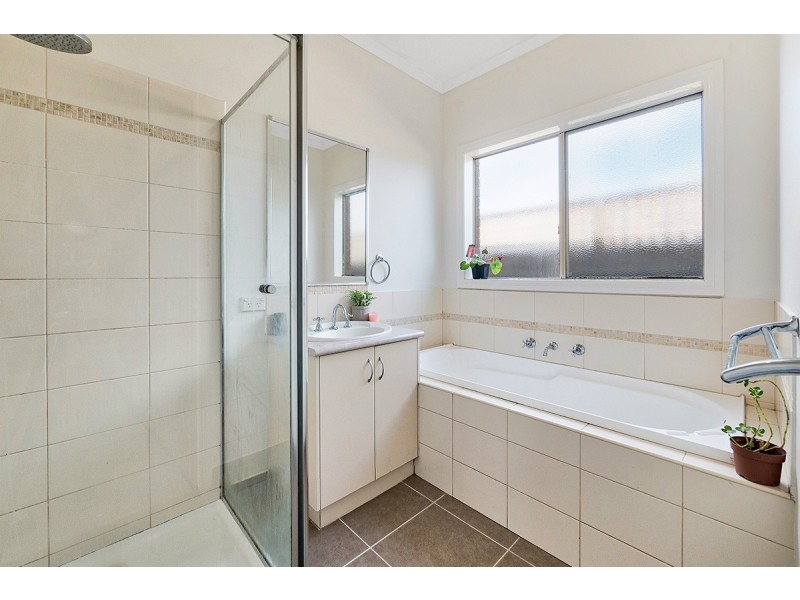 9 Hope Court, Cranbourne West VIC 3977