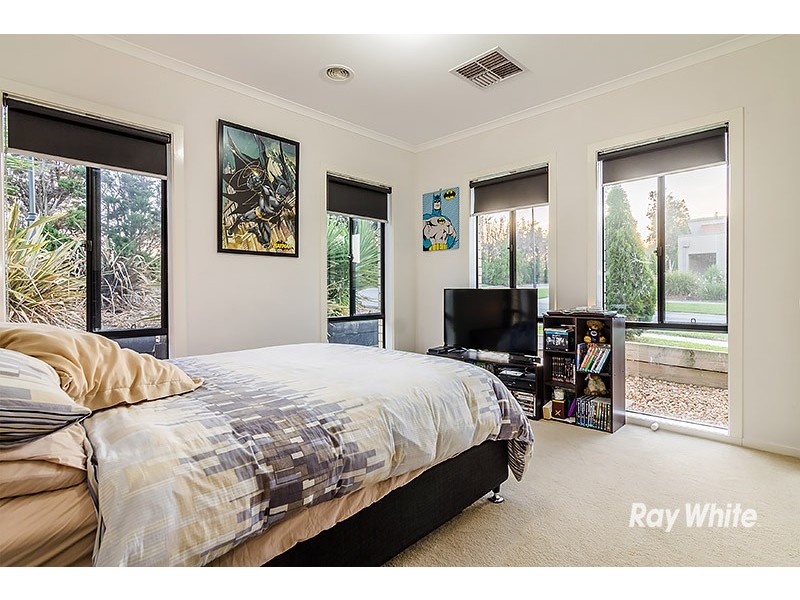 53 Prosperity Ave, Cranbourne North VIC 3977