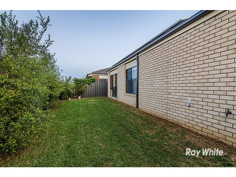 53 Prosperity Ave, Cranbourne North VIC 3977