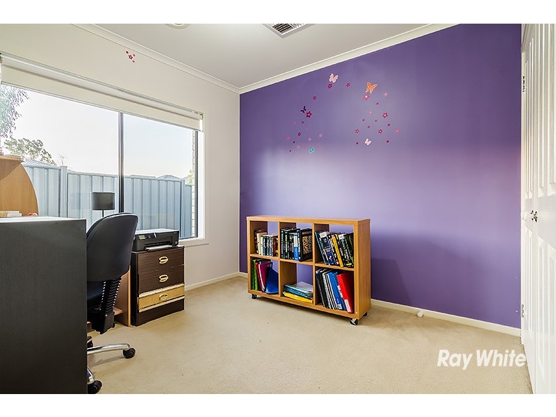 53 Prosperity Ave, Cranbourne North VIC 3977