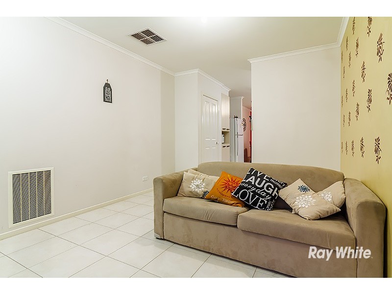 53 Prosperity Ave, Cranbourne North VIC 3977
