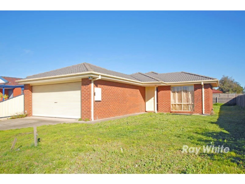 6 Gowrie Place, Cranbourne West VIC 3977