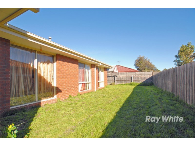 6 Gowrie Place, Cranbourne West VIC 3977