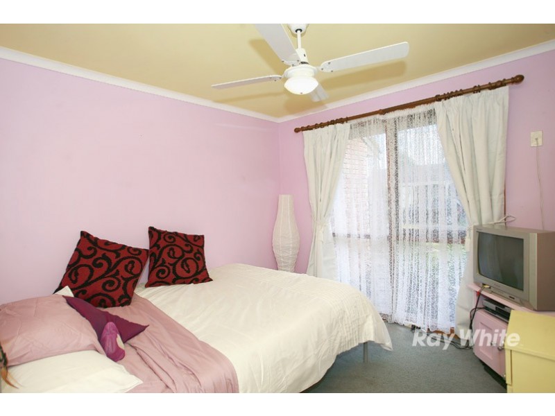 1 Frances Crescent, Cranbourne North VIC 3977