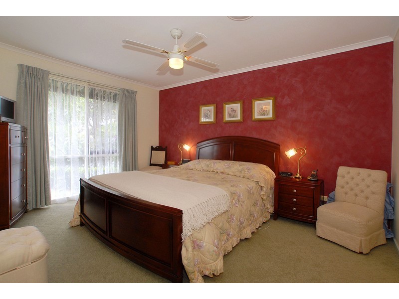 9 Lobelia Court, Cranbourne North VIC 3977