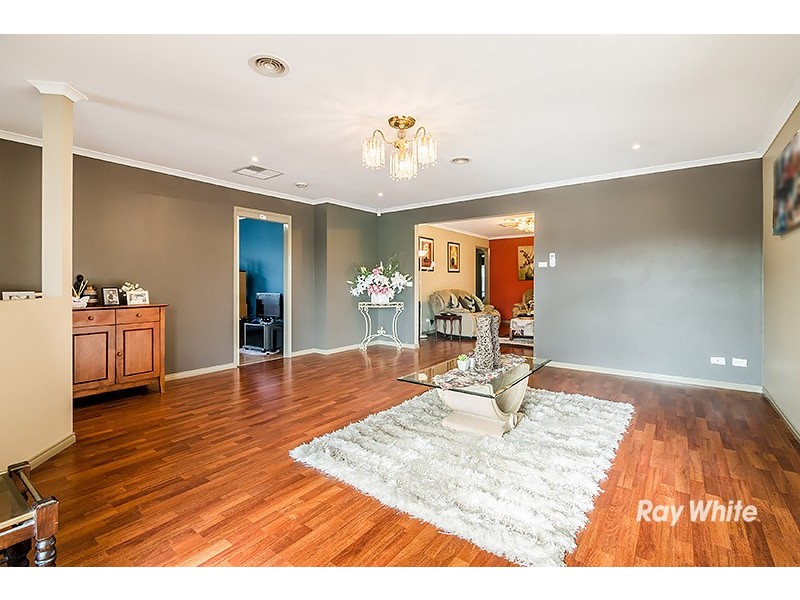 10 Landau Court, Cranbourne North VIC 3977