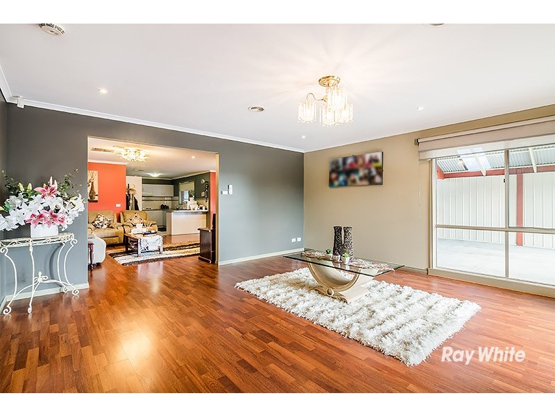 10 Landau Court, Cranbourne North VIC 3977