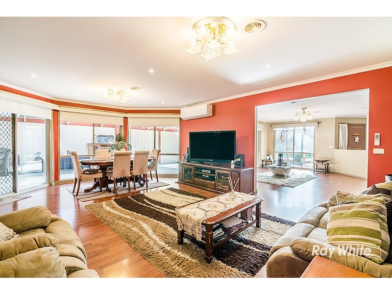 10 Landau Court, Cranbourne North VIC 3977