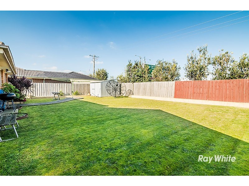 10 Landau Court, Cranbourne North VIC 3977