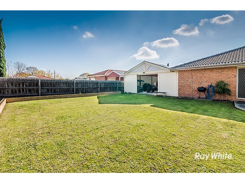 10 Landau Court, Cranbourne North VIC 3977