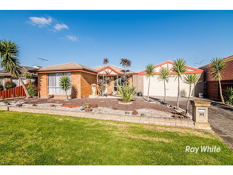 10 Landau Court, Cranbourne North VIC 3977