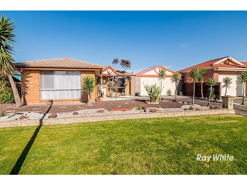 10 Landau Court, Cranbourne North VIC 3977