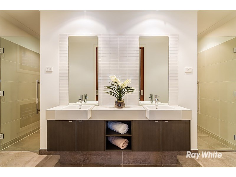 5 Gregson Grove, Lyndhurst VIC 3975