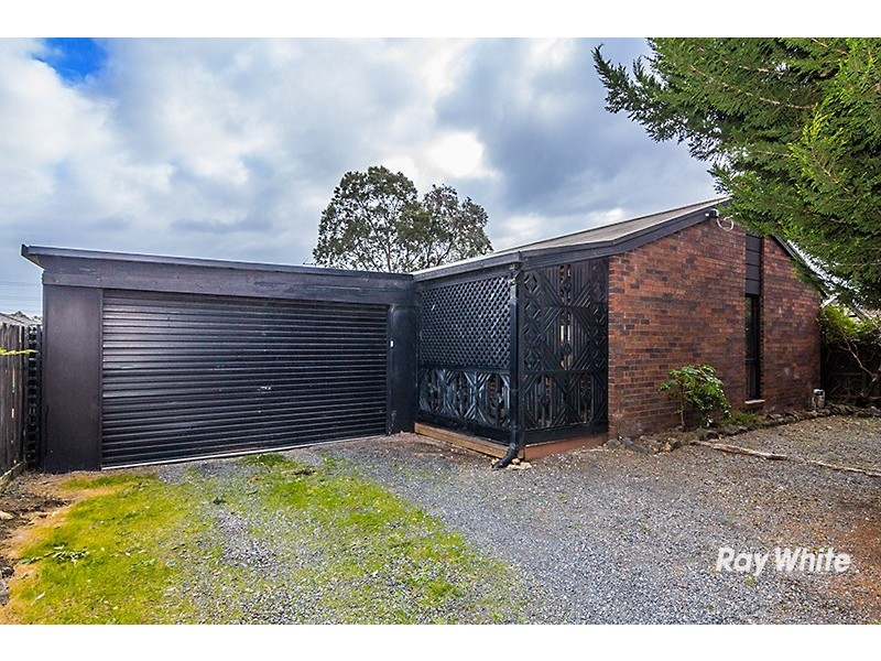 63 Monahans Road, Cranbourne West VIC 3977