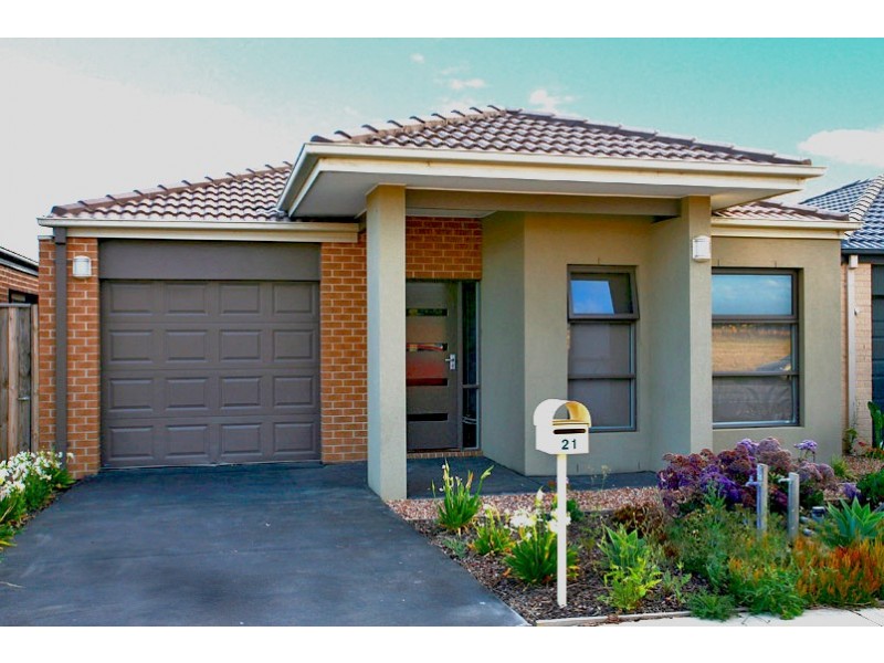 21 Autumn Fields Drive, Cranbourne North VIC 3977