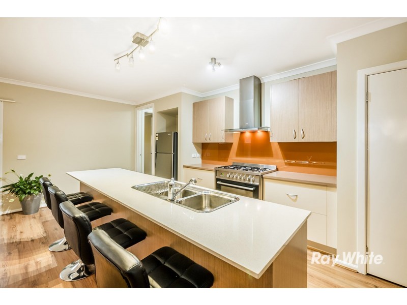 6 Sagan Drive, Cranbourne North VIC 3977