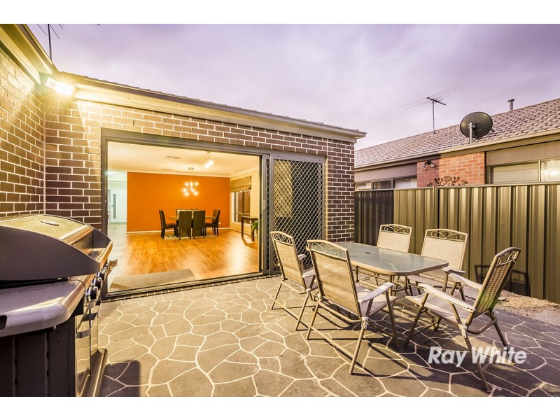 6 Sagan Drive, Cranbourne North VIC 3977