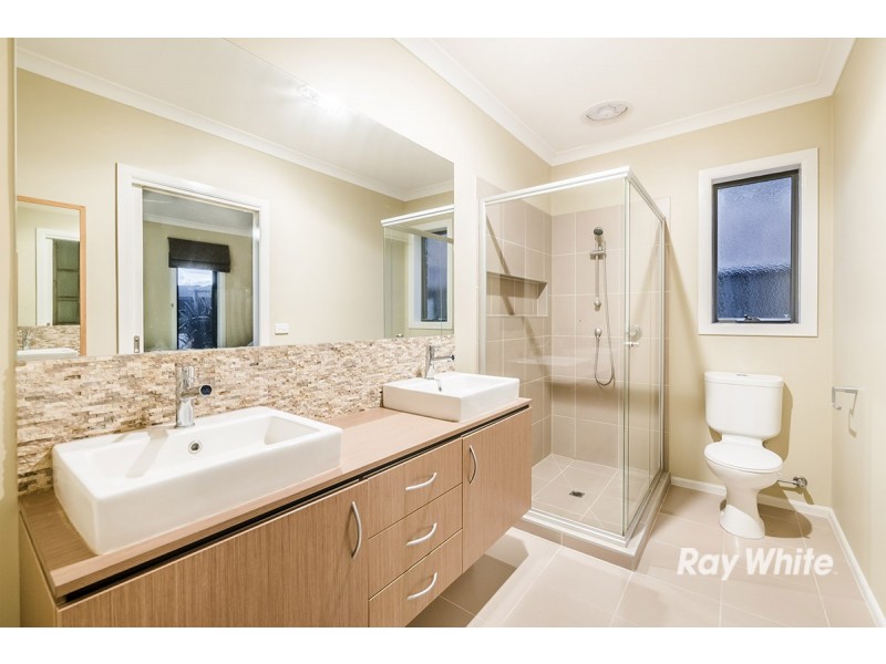 6 Sagan Drive, Cranbourne North VIC 3977