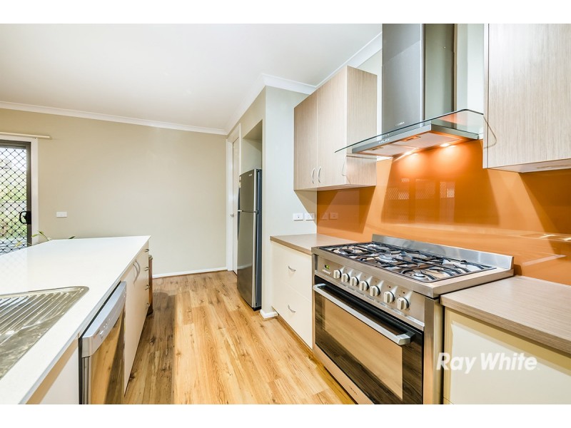 6 Sagan Drive, Cranbourne North VIC 3977