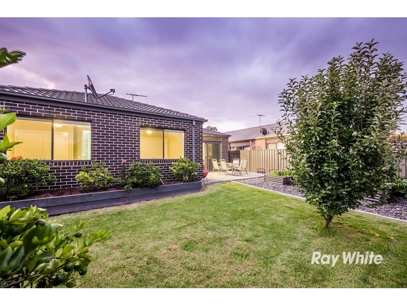 6 Sagan Drive, Cranbourne North VIC 3977