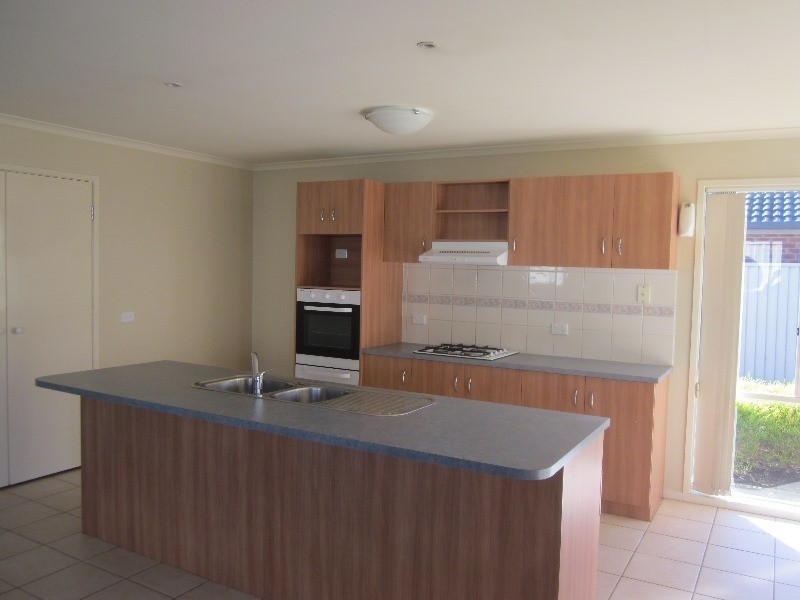 58 Scotsdale Drive, Cranbourne East VIC 3977