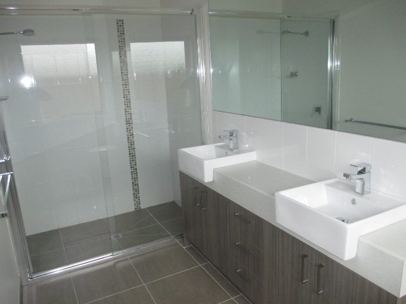 29 Blackledge Drive, Cranbourne East VIC 3977