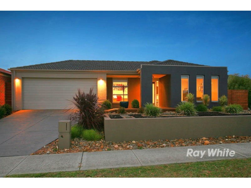 7 Melington Drive, Lyndhurst VIC 3975