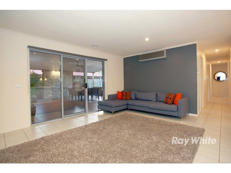 7 Melington Drive, Lyndhurst VIC 3975