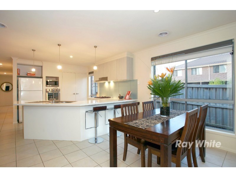 7 Melington Drive, Lyndhurst VIC 3975