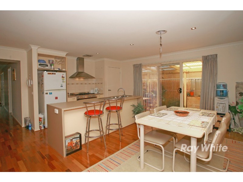 32 Greenaway Terrace, Cranbourne East VIC 3977