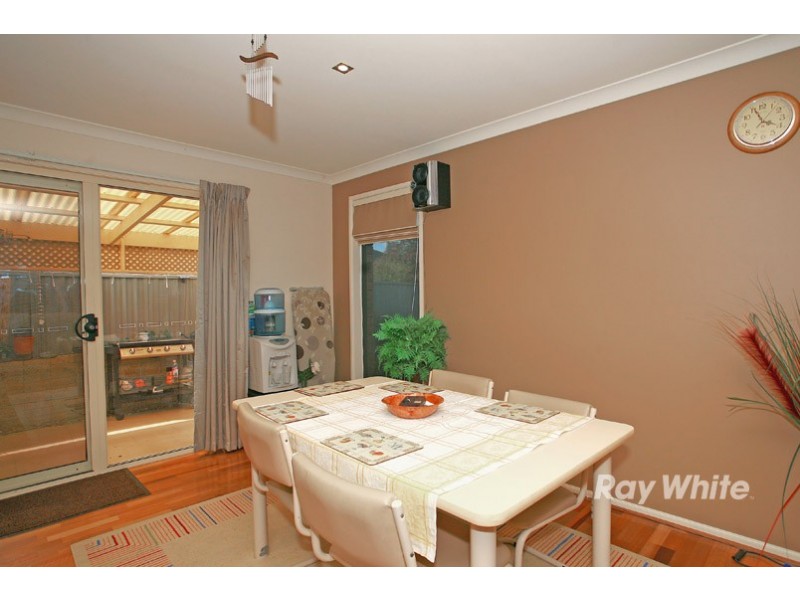 32 Greenaway Terrace, Cranbourne East VIC 3977